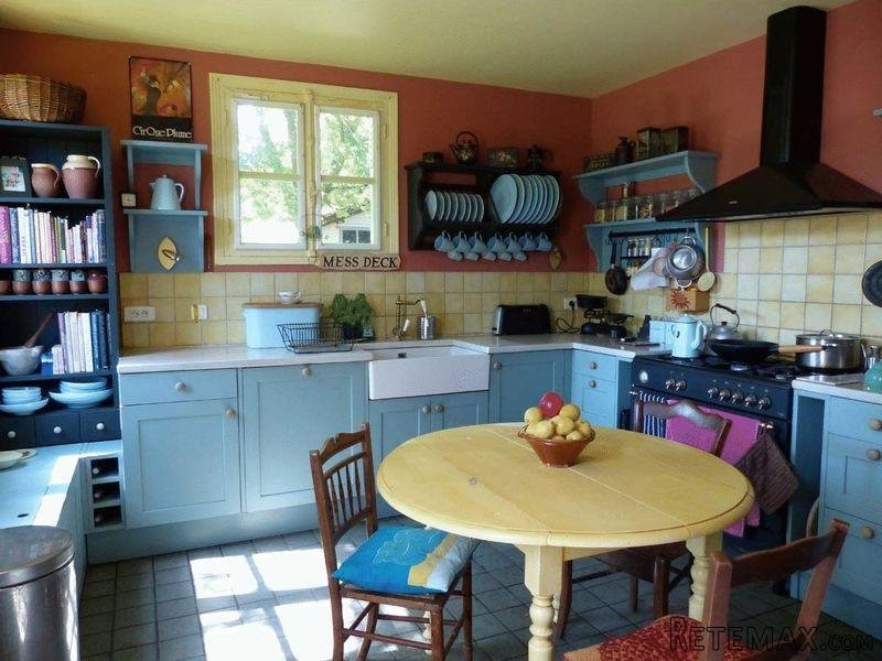 4 Bedroom Country House For Sale - 2