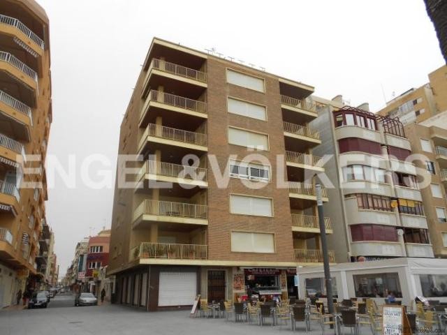 Spacious apartment on 1st line and.. - 2