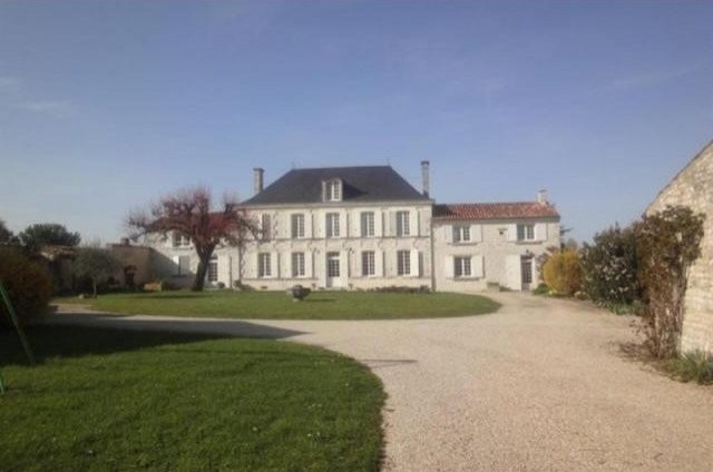6 bedroom House For Sale: 17100..