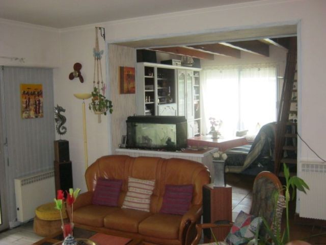 5 bedroom house with swimming pool - 2