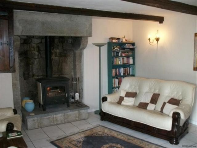3 Bedroom Detached House For Sale - 2