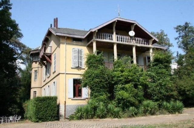8 bedroom House For Sale: 11000 AUDE - 2