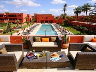 Apartment 4 Bed - lounge - 4.5 Bath -..