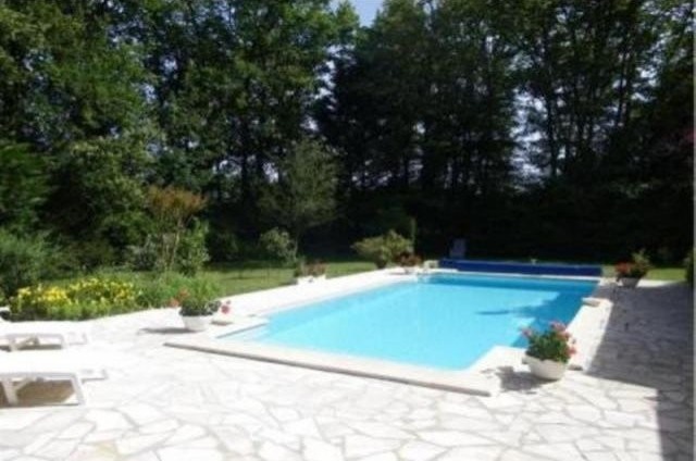 5 bedroom House For Sale: 86550 POITIERS - 2