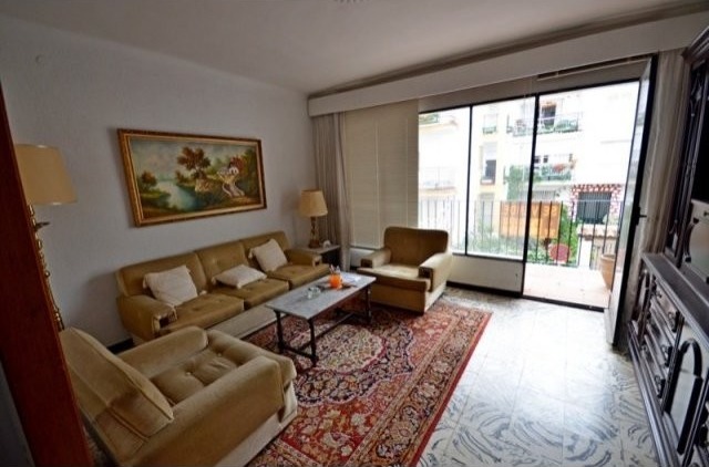 Apartment - This apartment would make a..