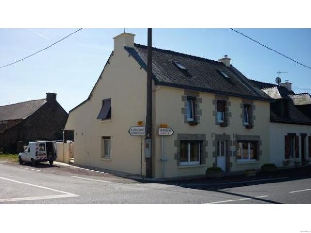 Traditional Village 3 Bed House - 2