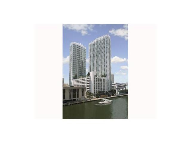 2 bedroom Flat For Sale: Miami 33131