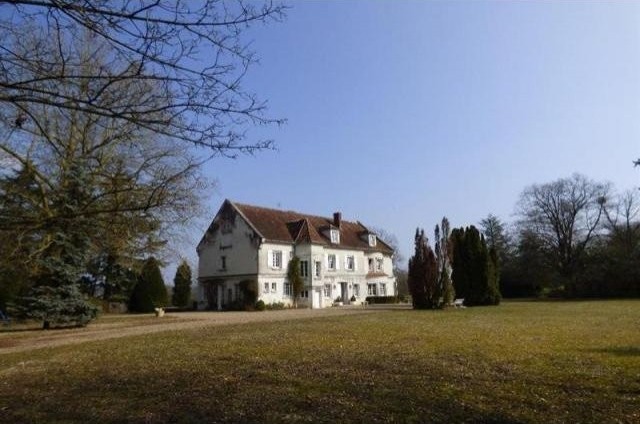 8 bedroom House For Sale: 60200 OISE - 2