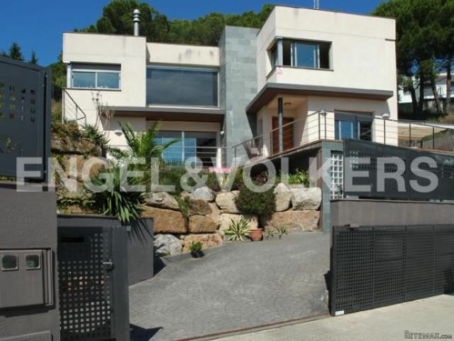 Minimalist Home, Barcelona Coast