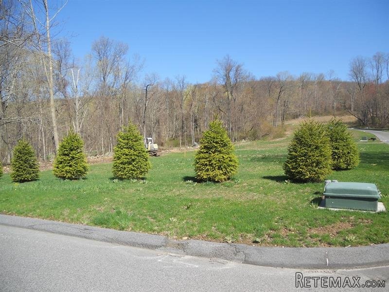 4 bedroom House For Sale: 1 Barn Brook..
