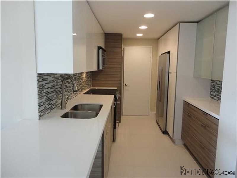 2 bedroom Flat For Sale: 5401 Collins.. - 2
