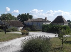 Restored Farmhouse With Pigeonnier And.. - 2