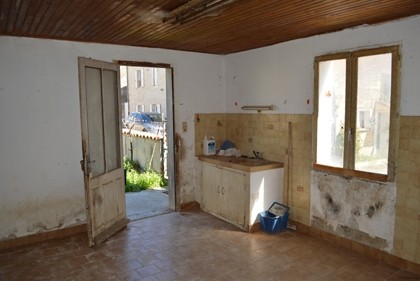 Pretty property to renovate - 2
