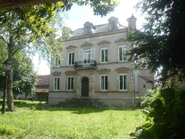 8 bedroom House For Sale: 36300 INDRE