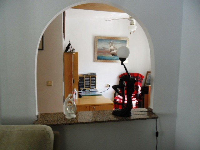 Fabulous 3 bedroom detached on Loma.. - 2