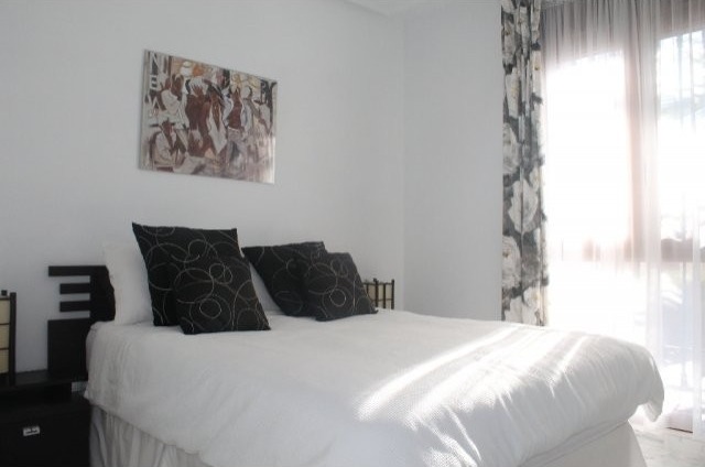 Lola Bungalow - 2