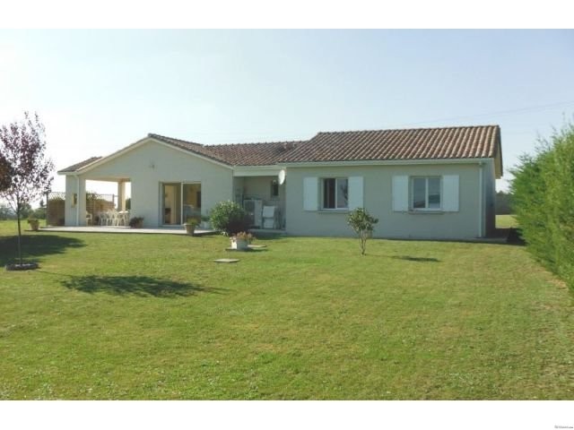 Light single storey house of 4/5 beds