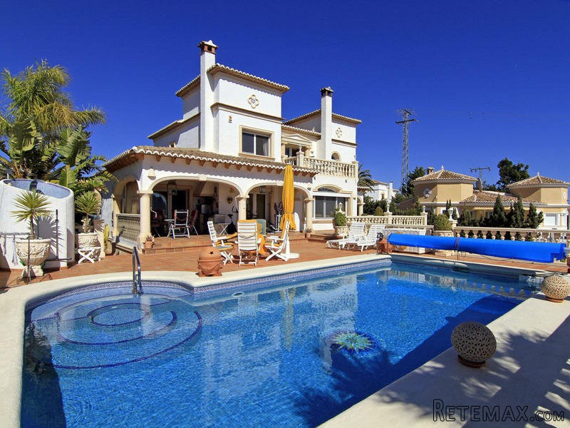 3 Bedrooms - Villa - Alicante - For Sale