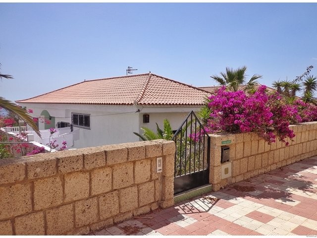 4 Bedrooms - Apartment - Granadilla -..