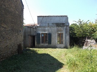 1 Bedroom House to Improve - 2