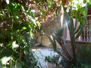 Land 581 m2 authorised for 5 storey.. - 2