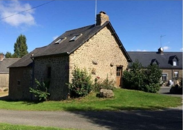 House, Outbuilding, Lake