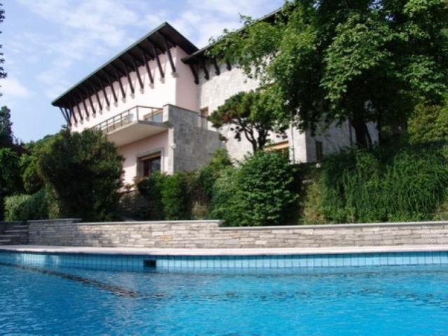 6 bedroom Villa For Sale: Belgirate, IT