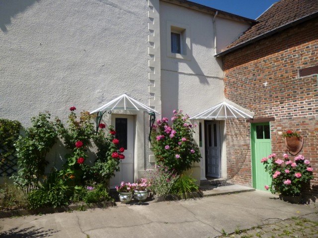 House with Independant Studio