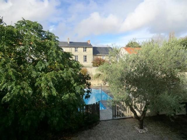 4 bedroom Town House For Sale: 17000 LA.. - 2