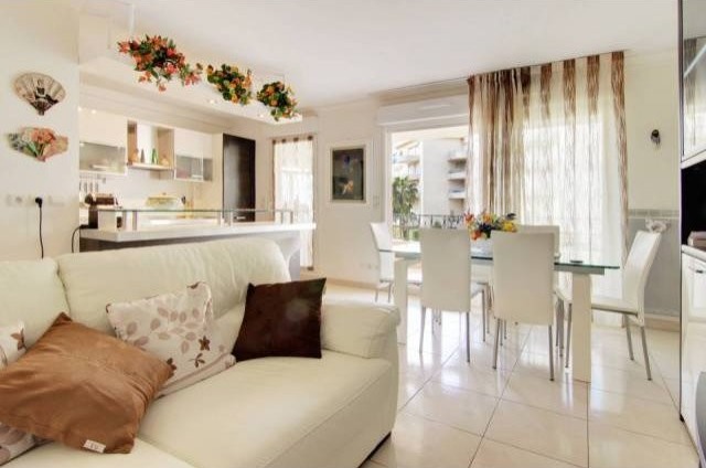 2 bedroom apartment opposite sandy.. - 2