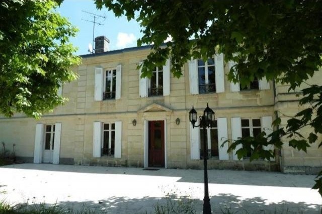 7 bedroom House For Sale: 33000 ENTRE..
