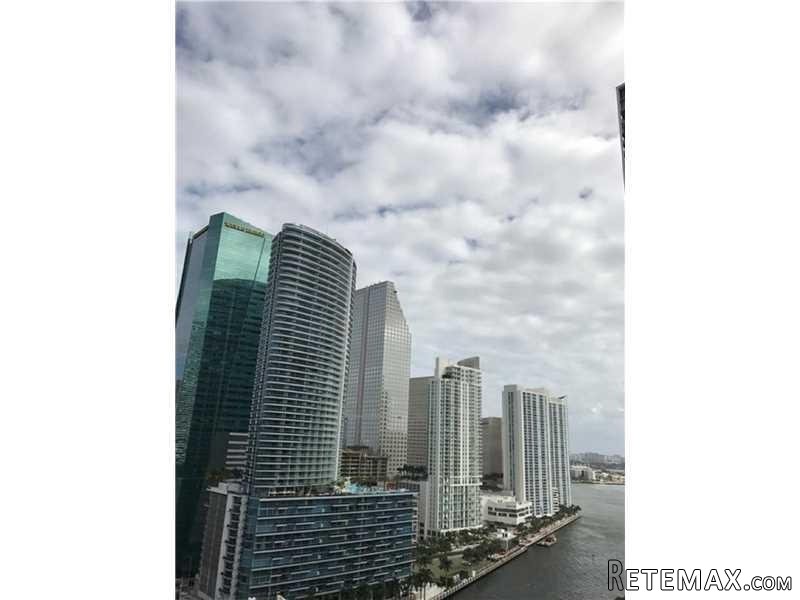 500 Brickell Av, Unit 2407, Miami, Fl..
