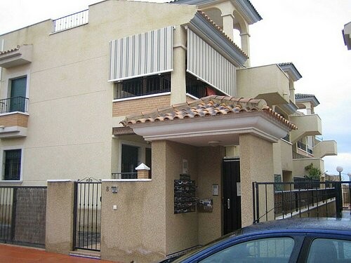 2 BED APART IN SOUGHT AFTER AREA - 2