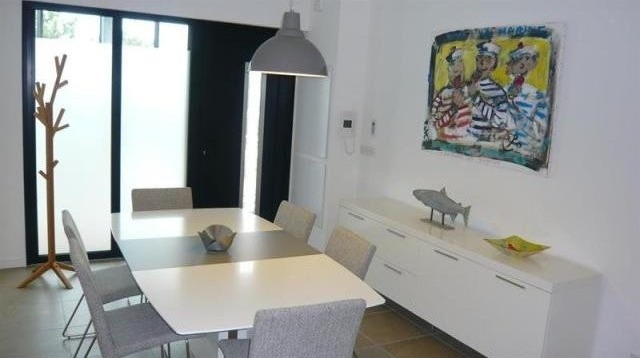 2 bedroom Flat For Sale: 17570 LA.. - 2