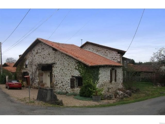 Charming 3 bed Stone Cottage with Pool..