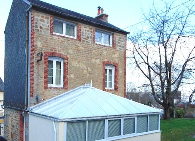 Character House, Deceptively Large