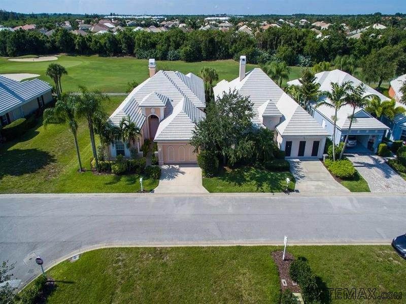 3 bedroom House For Sale: 875 Saint.. - 2