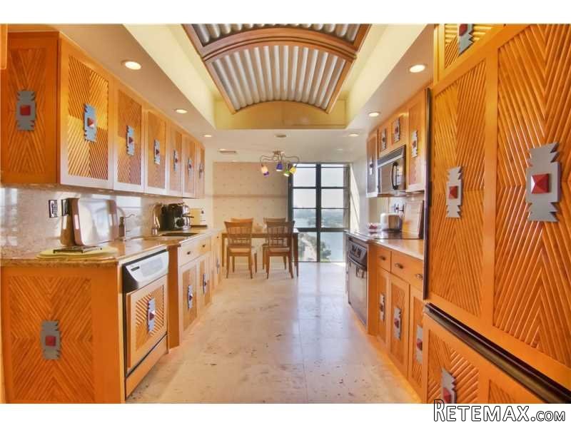 2 bedroom Flat For Sale: 5500 COLLINS.. - 2