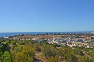 New 3 bedroom apartment with sea views