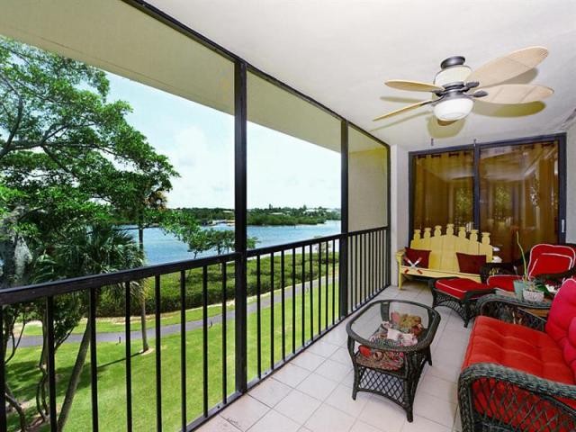 3 bedroom Residence For Sale: Jupiter.. - 2