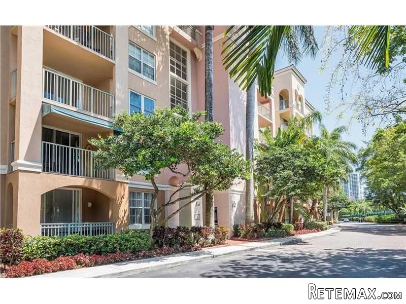 3 bedroom Flat For Sale: Aventura 33180 - 2