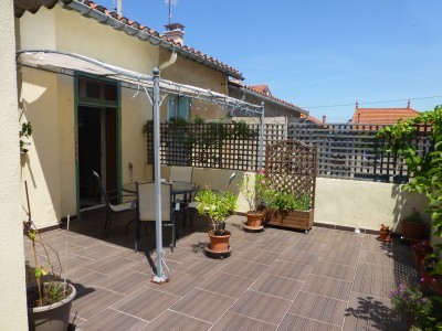 House consisting of three apartments..