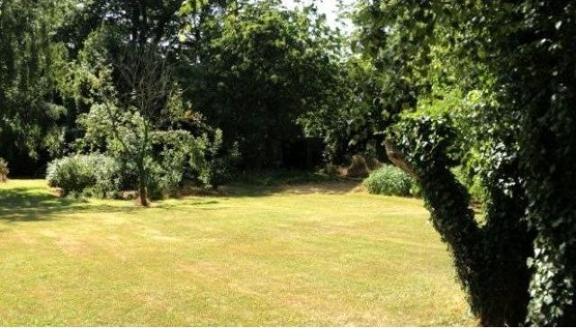 Nice Traditional House, Garage, Garden - 2