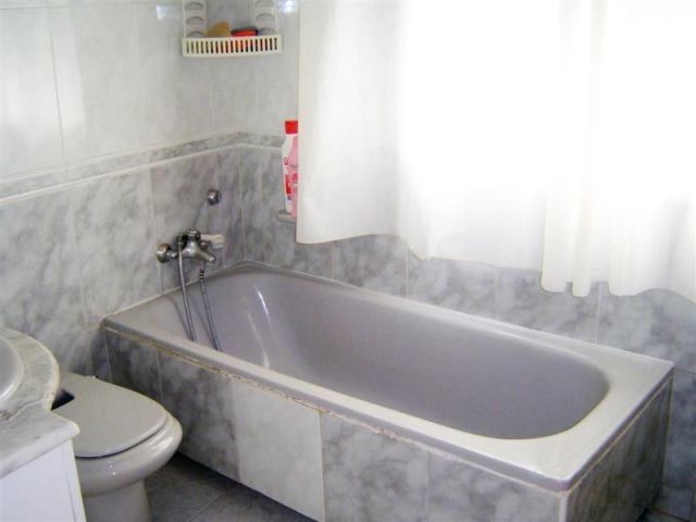 Town House - This spacious townhouse.. - 2
