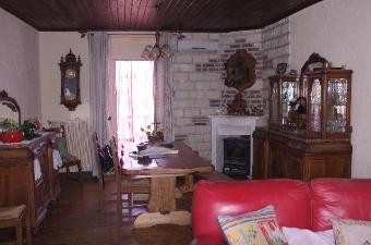 On The Outskirts Of A Charming Medieval.. - 2