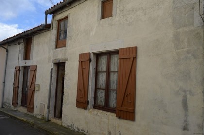 Property in Ruffec to renovate with..