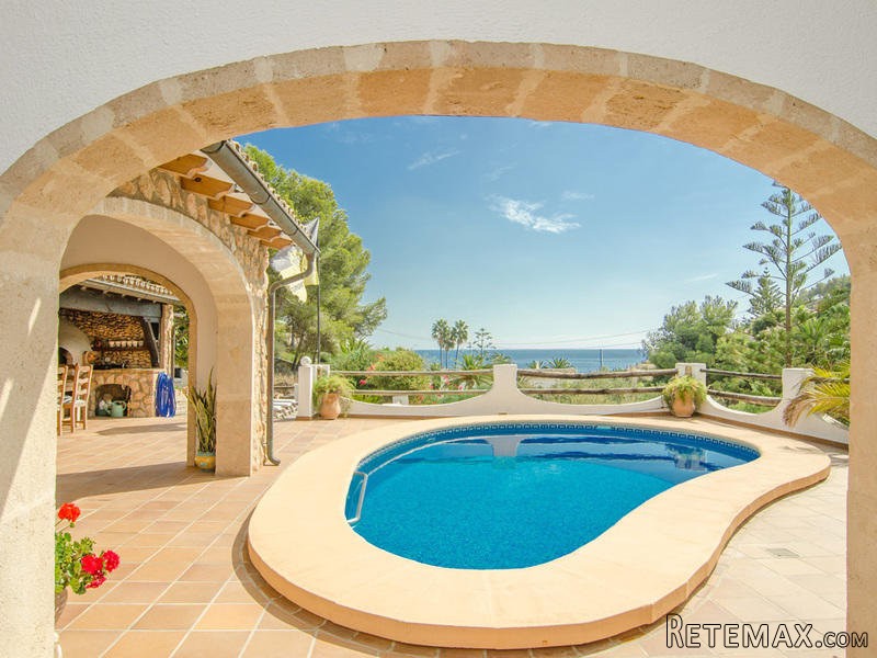 3 Bedrooms - Villa - Alicante - For Sale