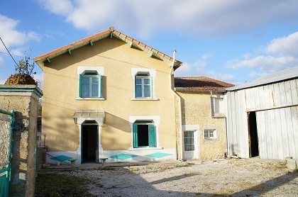 Property to renovate with a garden of..