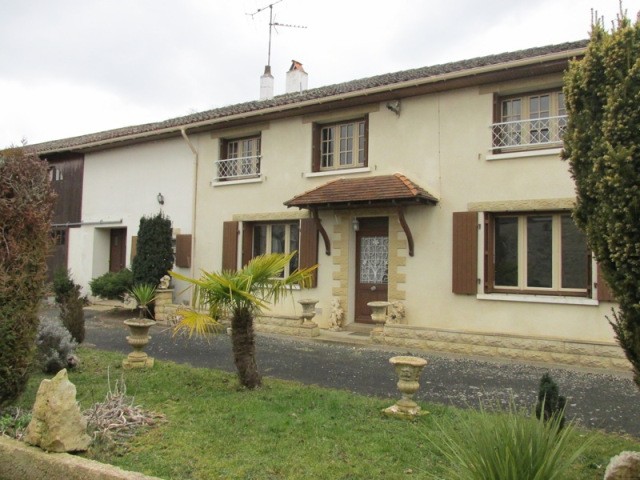 Detached 5 Bedroom Stone House - 2