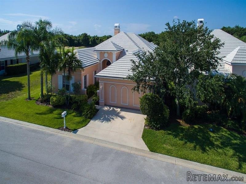 3 bedroom House For Sale: 875 Saint..